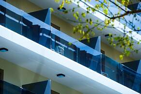 Hotel Monarque El Rodeo