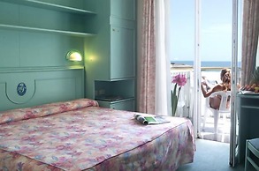 SALUS Smart & Chic Hotel