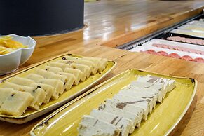 Afroditi Venus Beach Hotel & Spa