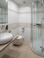 Aurus Hotel by Adrez Living