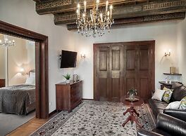 Aurus Hotel by Adrez Living