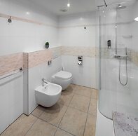 Aurus Hotel by Adrez Living