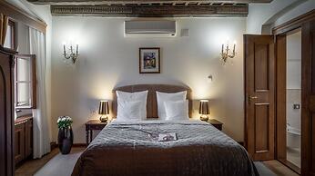 Aurus Hotel by Adrez Living