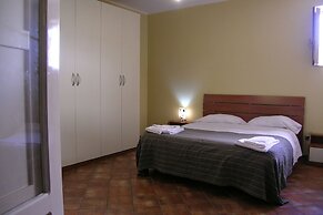Politi Aparthotel