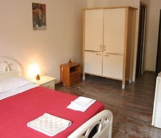 Vatican Rooms Guest House