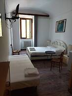 Vatican Rooms Guest House