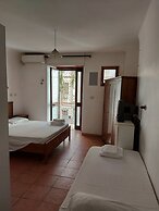 Vatican Rooms Guest House