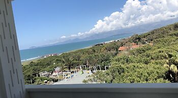 Domizia Palace Hotel