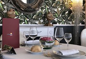 Domizia Palace Hotel