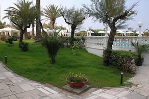 Domizia Palace Hotel