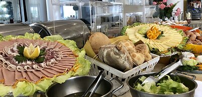 Domizia Palace Hotel