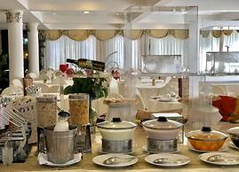 Domizia Palace Hotel