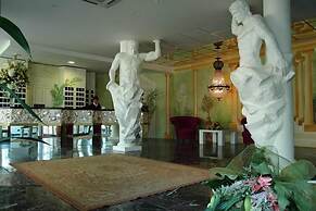 Domizia Palace Hotel