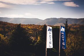 Inn Hotel