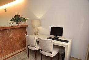 Porto Domus Hotel