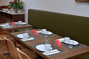 Porto Domus Hotel