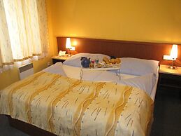 Aparthotel Austria Suites