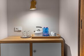 Hotel At the Golden Scissors