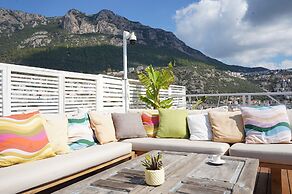 Hideaway Hotel