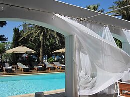 Hotel Trias