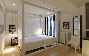 Hotel Trias