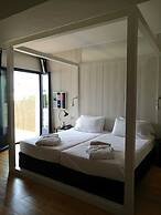 Hotel Trias