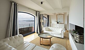 Hotel Trias