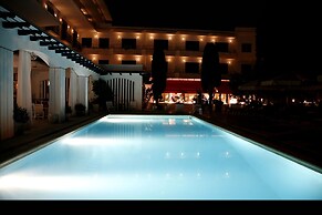 Hotel Trias