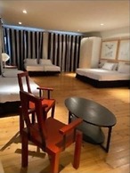 Hotel Trias