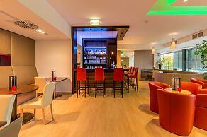 Thermenhotel All In Red