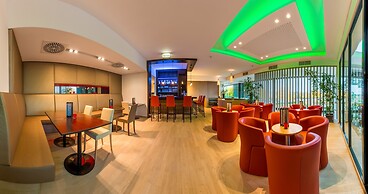 Thermenhotel All In Red