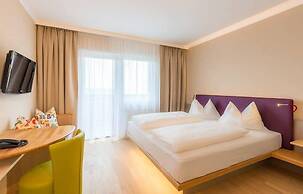 Thermenhotel All In Red