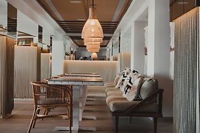 Hoposa Pollentia - Adults Only