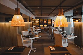 Hoposa Pollentia - Adults Only