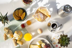 Las Gaviotas Suites Hotel