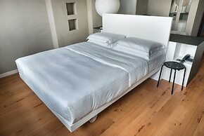 Point Hotel