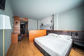 Point Hotel