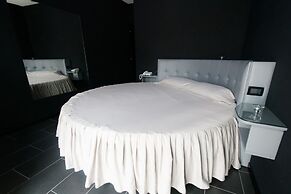 Fly Boutique Hotel
