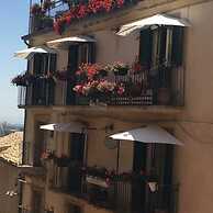 Casa Patronale Tipica Siciliana Home B&B TreMetriSoprailCielo camere c