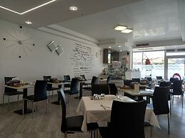 Bed and Breakfast Brezza Marina e Ristorante Shoreline