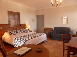 Hotel Charembeau