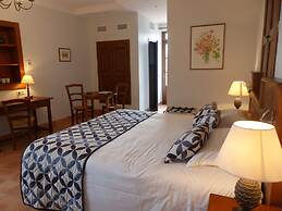 Hotel Charembeau