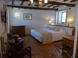 Hotel Charembeau