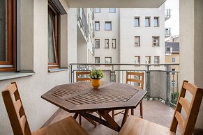 Central Passage Apartments by Vagabond