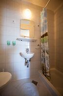 Mira Sea Front Guesthouse