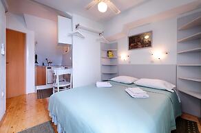 Mira Sea Front Guesthouse