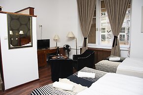 Evergreen Budapest Bed & Breakfast and Guest House