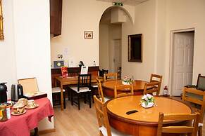 Evergreen Budapest Bed & Breakfast and Guest House