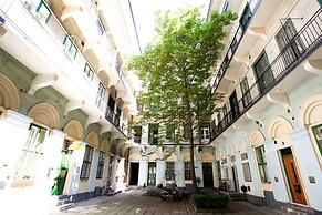 Budapest Easy Flats - Jokai Apartments