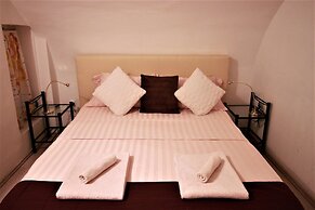 Budapest Easy Flats - Jokai Apartments